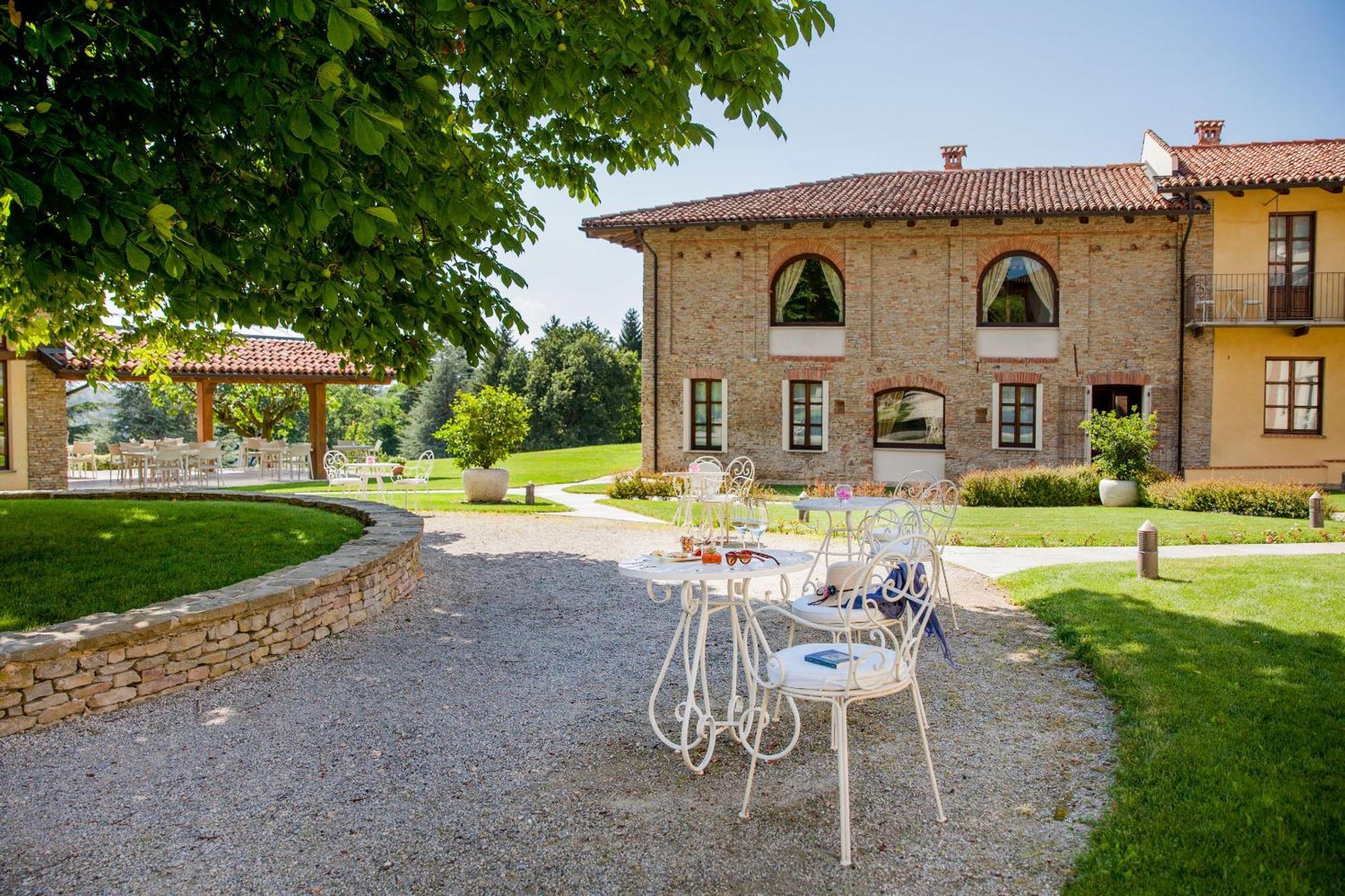 Hotel Relais Montemarino Borgomale Exterior foto