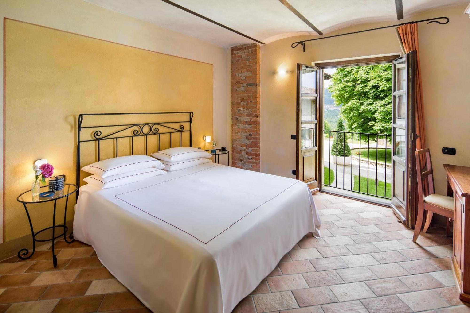 Hotel Relais Montemarino Borgomale Exterior foto